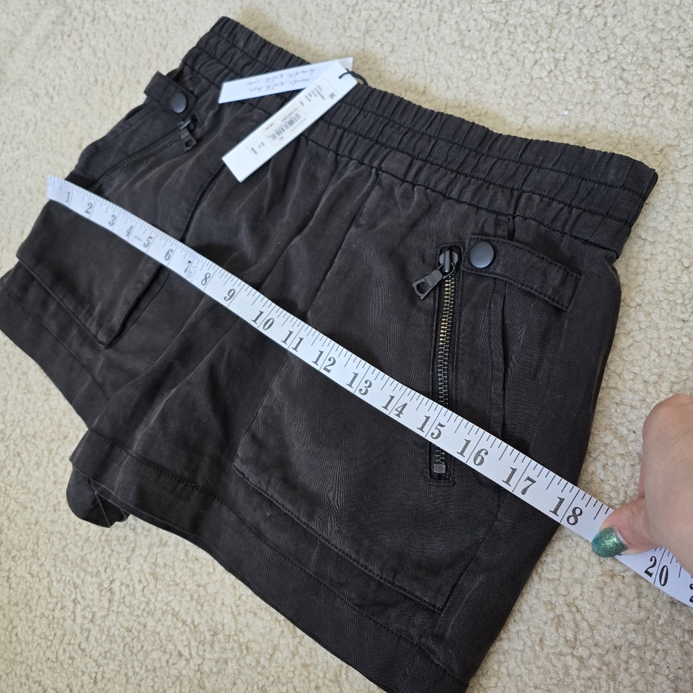 NWT $345USD Alice and Olivia Britney High Waist Patch Pocket Shorts Size Small - Picture 9 of 13